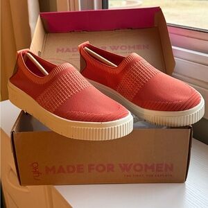 Ryka Vista Slip-On Sneakers Women’s 8 Wide Coral Knit Comfort Casual Shoes NIB